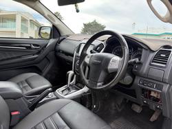 2021 Isuzu MU-X LS-T