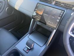 2024 Land Rover Discovery Sport P300e Dynamic SE