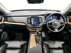2021 Volvo XC90 D5 Momentum