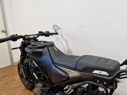 2022 Husqvarna SVARTPILEN 401 GREY