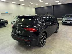 2022 Volkswagen Tiguan R Grid Edition