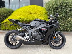 Honda CBR1000RR (fireblade)