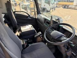 2026 Isuzu F Series FYJ 320-255 AT R67