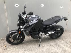2025 BMW F 900 R Triple Black