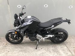 2025 BMW F 900 R Triple Black