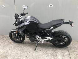 2025 BMW F 900 R Triple Black