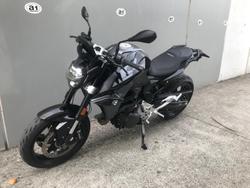 2025 BMW F 900 R Triple Black