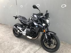 2025 BMW F 900 R Triple Black