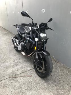 2025 BMW F 900 R Triple Black