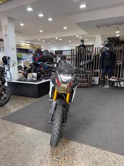 2023 BMW Motorrad G 310 GS Kalamata Dark Gold Metallic