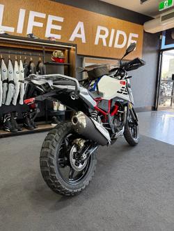 2025 BMW Motorrad 2025 Bmw 310CC G 310 GS Polar White/Racing Blue Metall