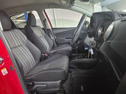 2017 Toyota Yaris ZR