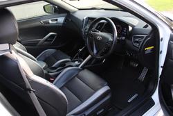 2017 Hyundai Veloster SR Turbo FS5 Series II White Crystal