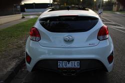 2017 Hyundai Veloster SR Turbo FS5 Series II White Crystal