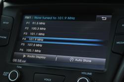 2017 Hyundai Veloster SR Turbo FS5 Series II White Crystal