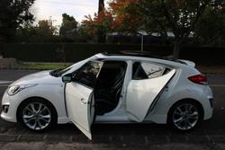 2017 Hyundai Veloster SR Turbo FS5 Series II White Crystal