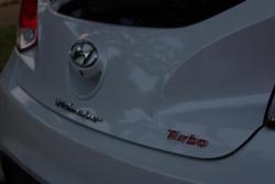 2017 Hyundai Veloster SR Turbo FS5 Series II White Crystal