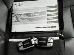 2015 Isuzu MU-X LS-T MY15 4x2 Silky White