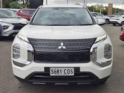 2022 Mitsubishi Outlander ES