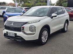 2022 Mitsubishi Outlander ES