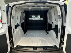 2025 Volkswagen Caddy TSI220