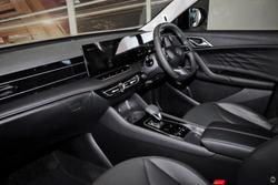 2026 MG HS Super Hybrid Essence AS33P MY25 Pearl White