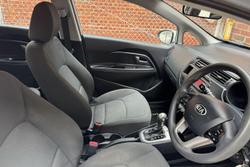 2013 Kia Rio S UB MY13 Clear White
