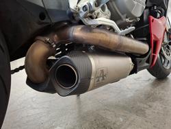 2022 DUCATI STREETFIGHTER V2 Red