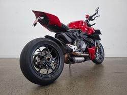 2022 DUCATI STREETFIGHTER V2 Red