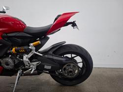 2022 DUCATI STREETFIGHTER V2 Red