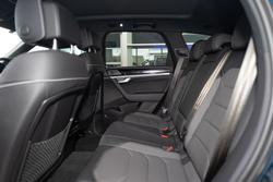 2020 Volkswagen Touareg 210TDI R-Line