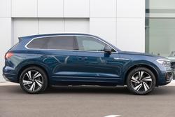 2020 Volkswagen Touareg 210TDI R-Line
