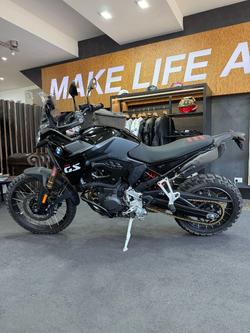2026 BMW Motorrad F 900 GS ENDURO BLACK STORM METALLIC