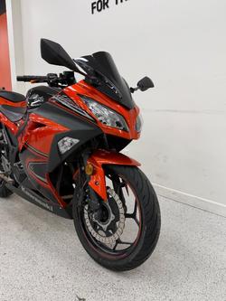 2014 Kawasaki NINJA 300 SE Orange