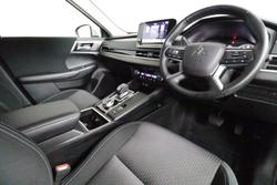 2024 Mitsubishi Outlander LS