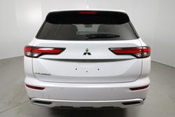 2024 Mitsubishi Outlander LS