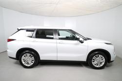 2024 Mitsubishi Outlander LS