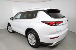 2024 Mitsubishi Outlander LS