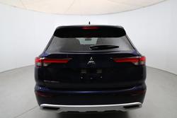 2024 Mitsubishi Outlander LS