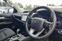 2016 Toyota Hilux SR5
