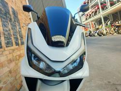 2025 HONDA PCX 125 SCOOTER WHITE