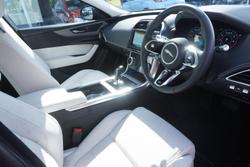 2020 Jaguar XE P300 R-Dynamic SE