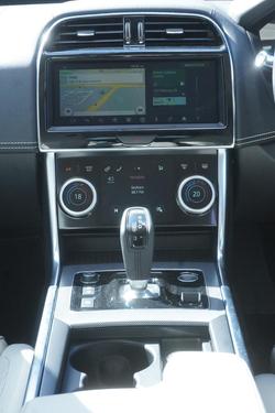 2020 Jaguar XE P300 R-Dynamic SE