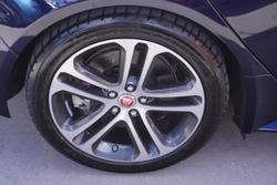 2020 Jaguar XE P300 R-Dynamic SE
