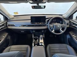 2025 Mitsubishi Outlander LS