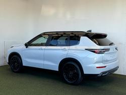 2025 Mitsubishi Outlander LS