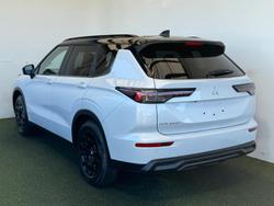 2025 Mitsubishi Outlander LS