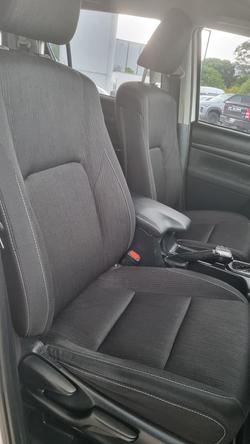 2023 Toyota Hilux SR