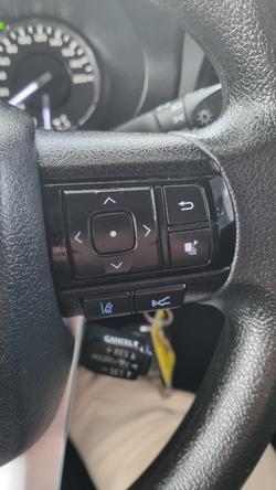 2023 Toyota Hilux SR