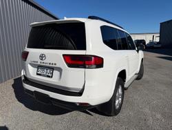 2024 Toyota Landcruiser GXL